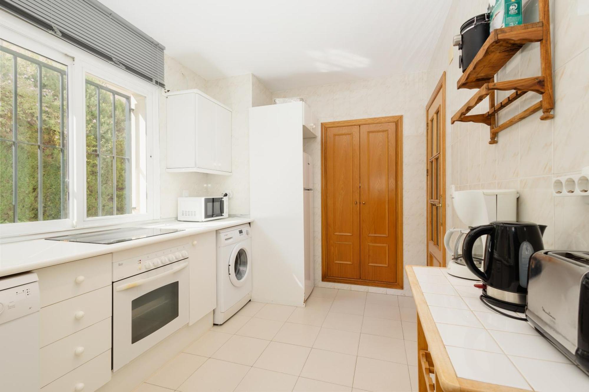 Beautiful Townhouse Walking Distance To The Beach In Costabella, Marbella Eksteriør billede