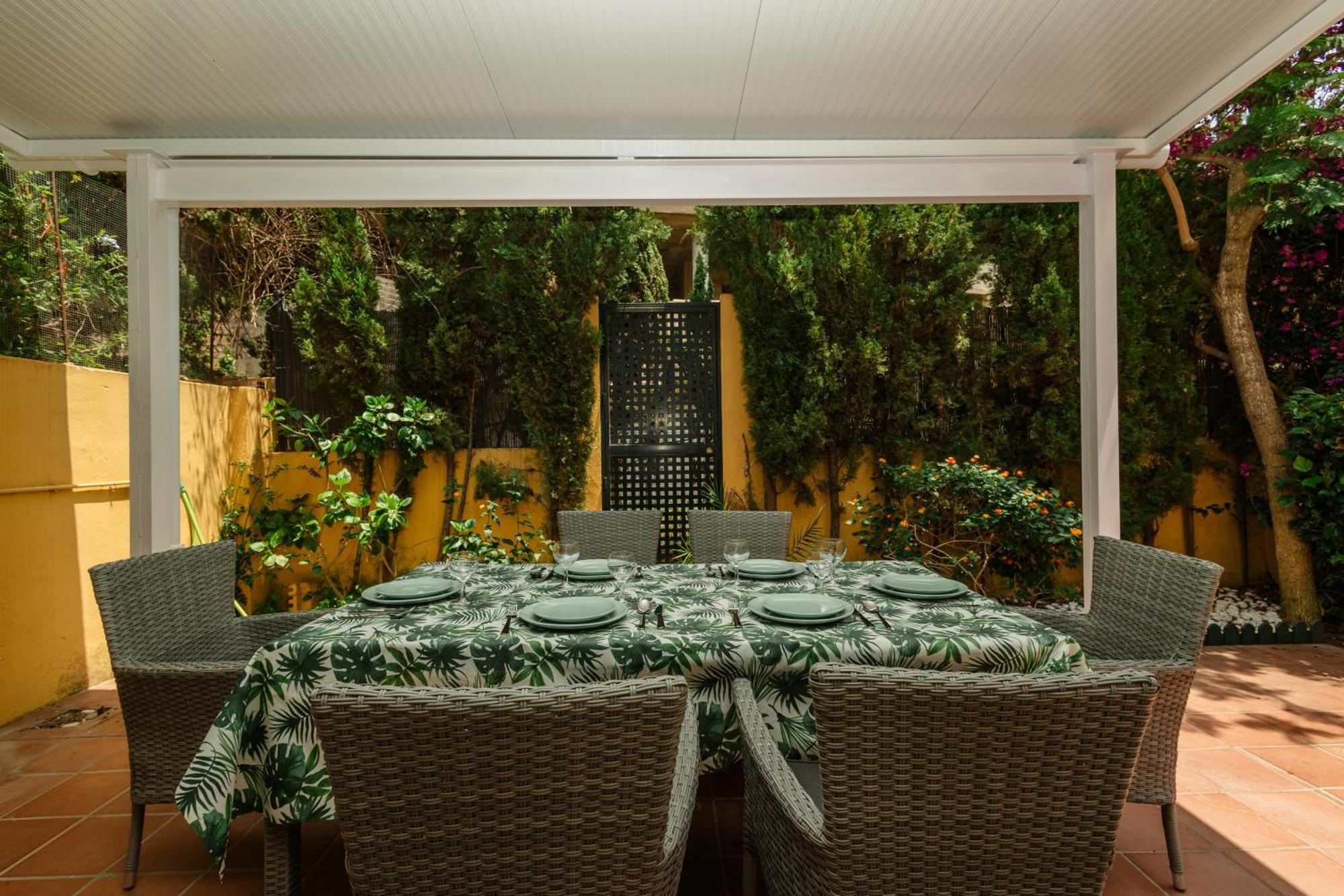 Beautiful Townhouse Walking Distance To The Beach In Costabella, Marbella Eksteriør billede