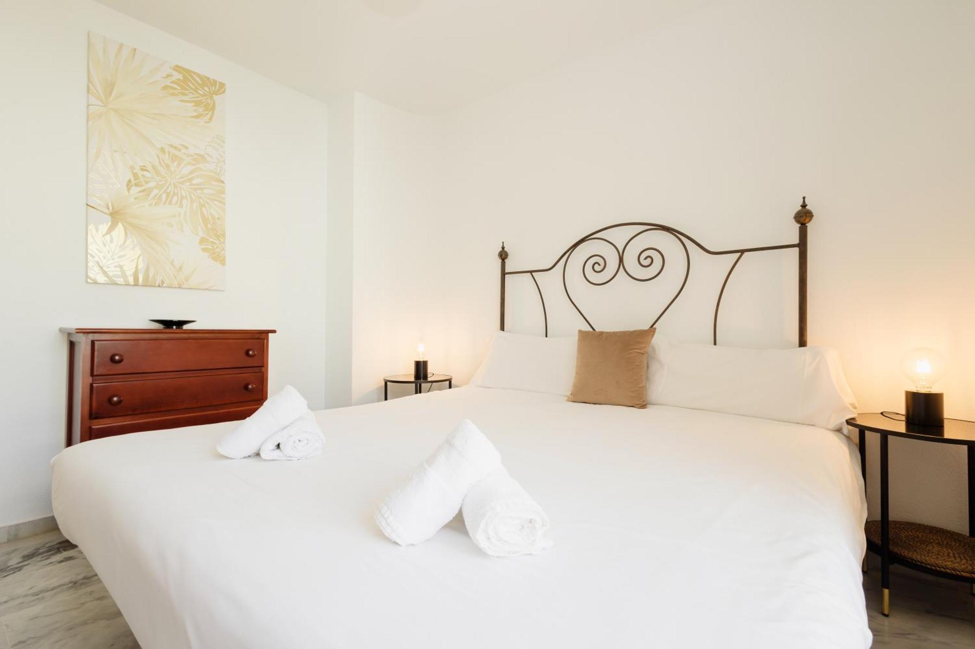 Beautiful Townhouse Walking Distance To The Beach In Costabella, Marbella Eksteriør billede