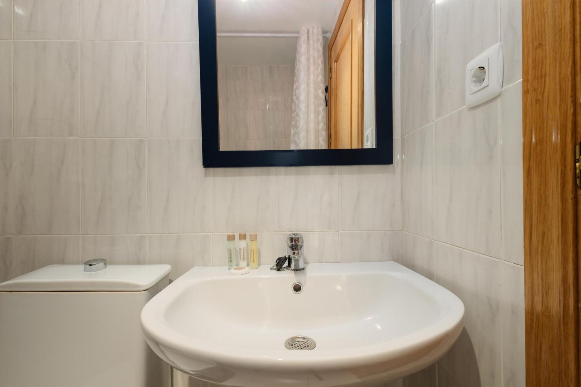 Beautiful Townhouse Walking Distance To The Beach In Costabella, Marbella Eksteriør billede