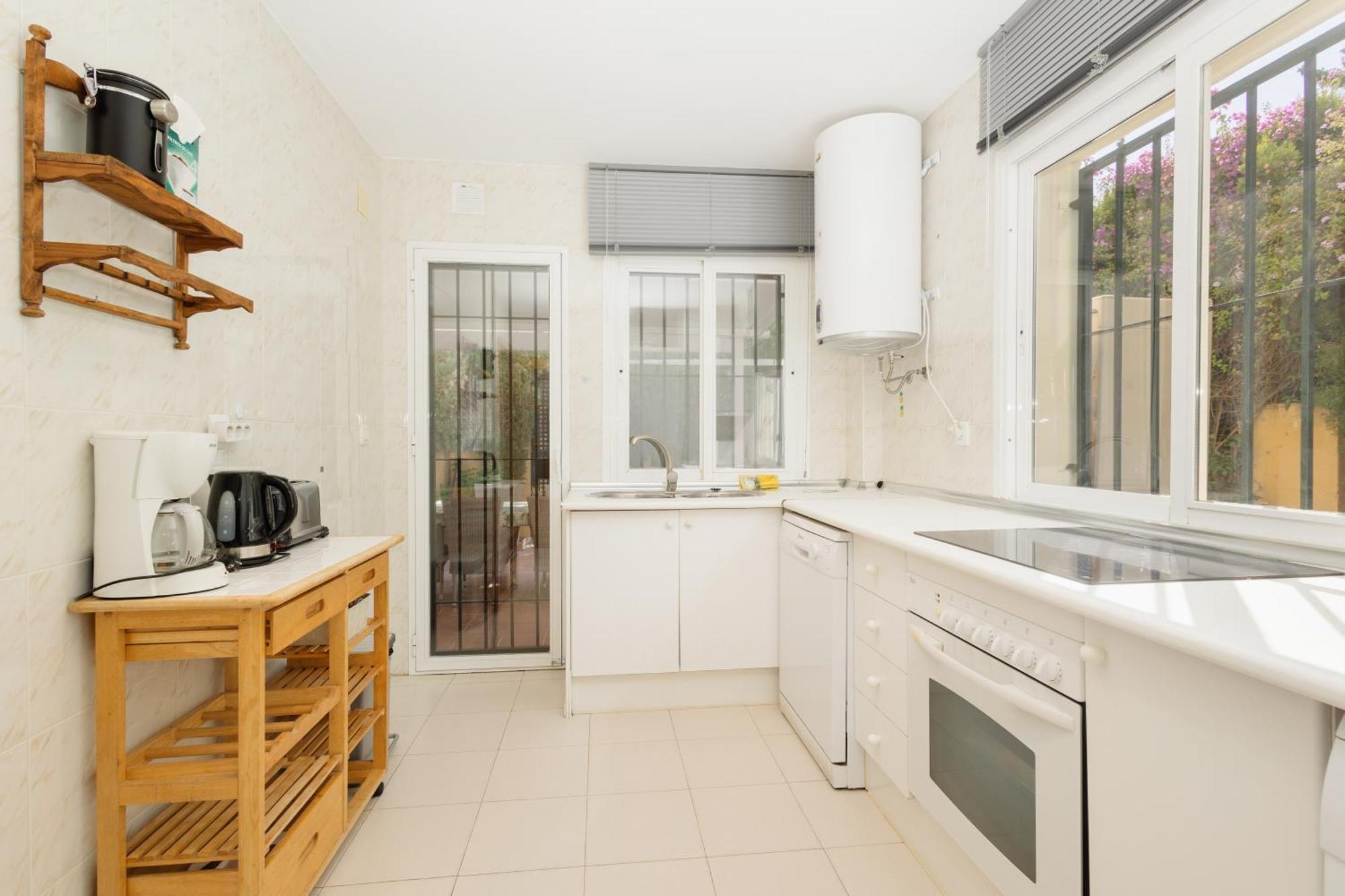 Beautiful Townhouse Walking Distance To The Beach In Costabella, Marbella Eksteriør billede