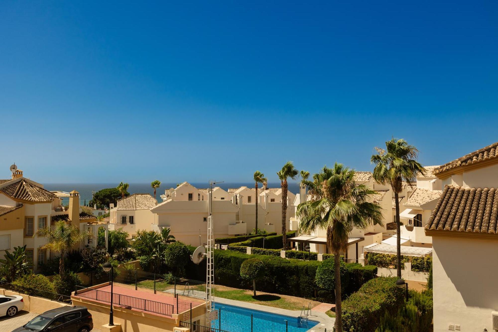 Beautiful Townhouse Walking Distance To The Beach In Costabella, Marbella Eksteriør billede